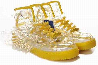 chaussure jaune basket