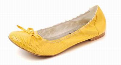 chaussure jaune moutarde